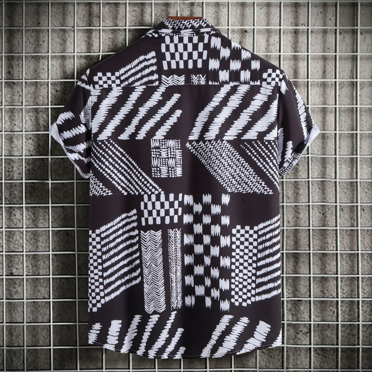 Men's Geometric Pattern Short Sleeve Button-Up Shirt | DCDesigns
