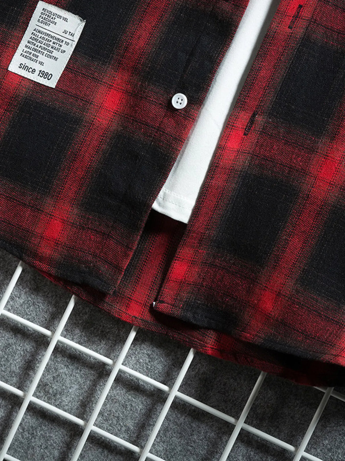 Men's Plaid Button-Up Short Sleeve Shirt | DCDesigns
