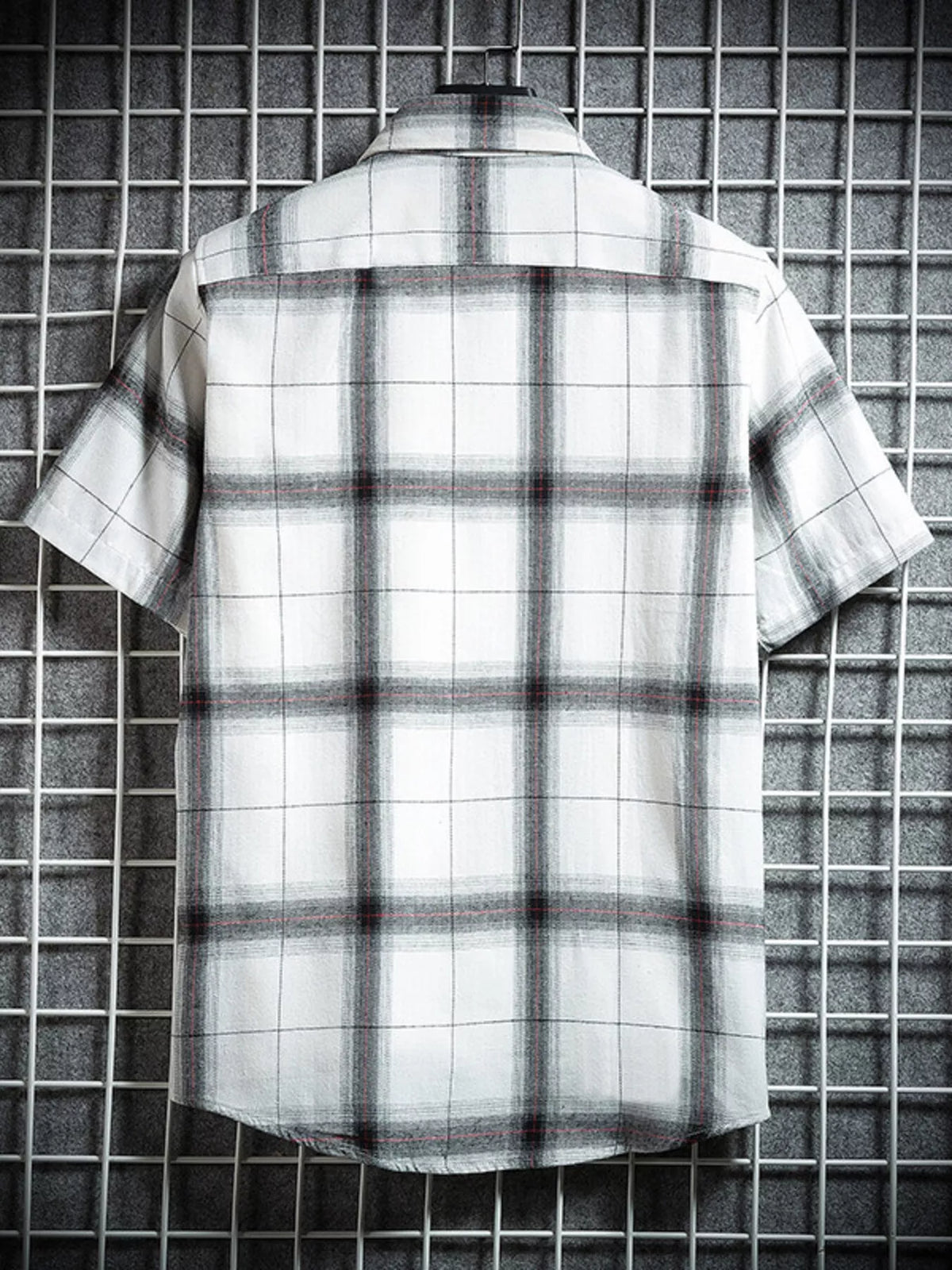 Men's Plaid Button-Up Short Sleeve Shirt | DCDesigns